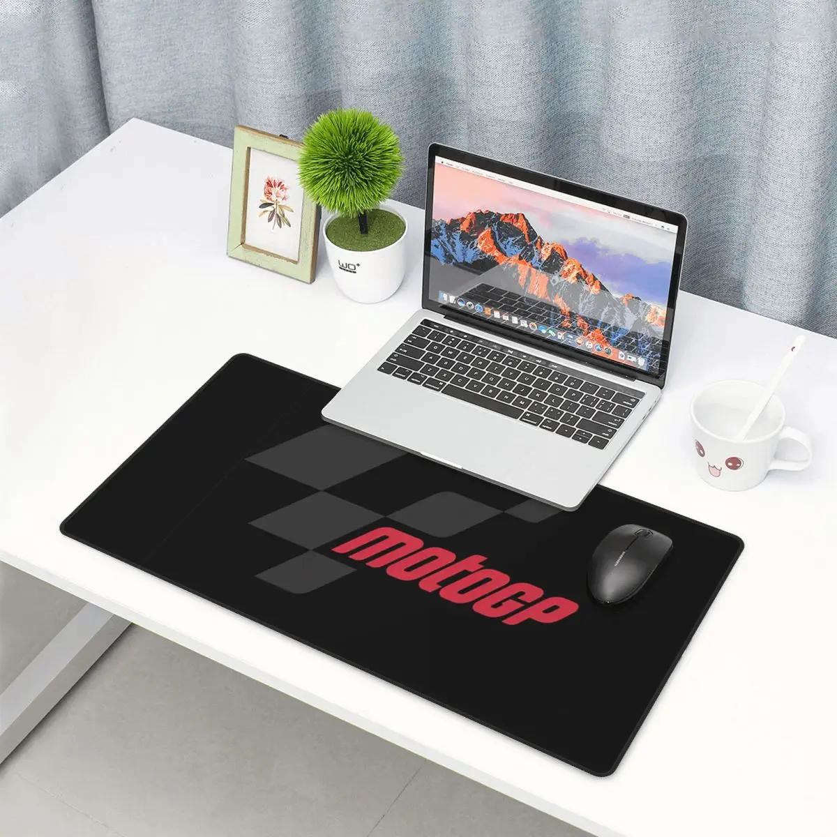Essential Gaming Accessories - Большой коврик для мыши с логотипом