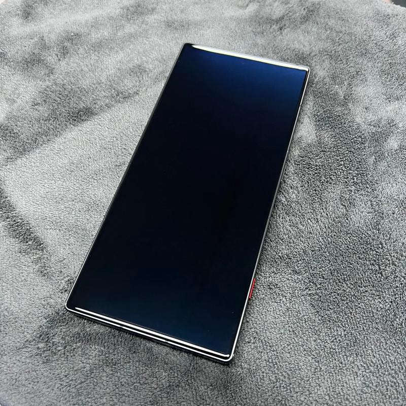Старый чехол для телефона Nubi – обзор и цена Gaming Accessories For Your Phone